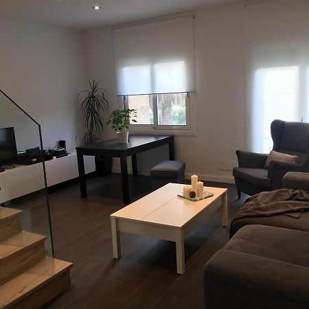 Beach House Castelldefels Bagian luar foto