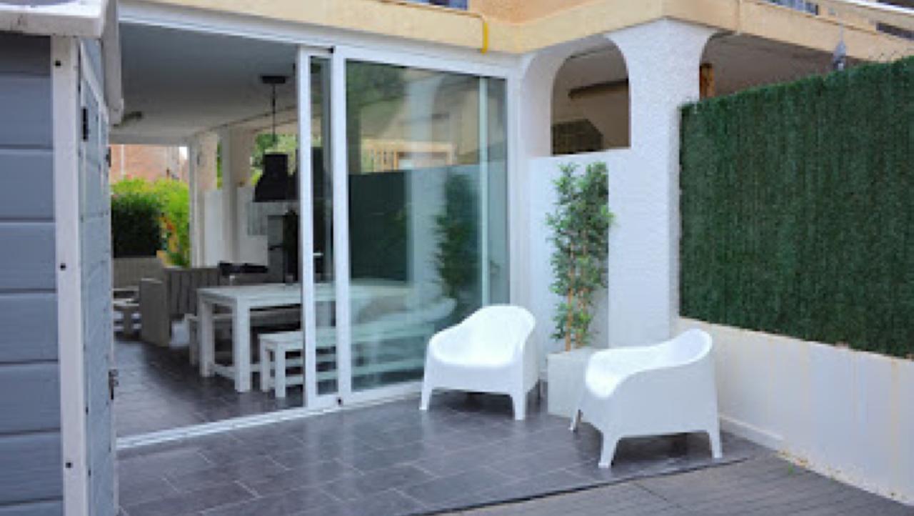 Beach House Castelldefels Bagian luar foto