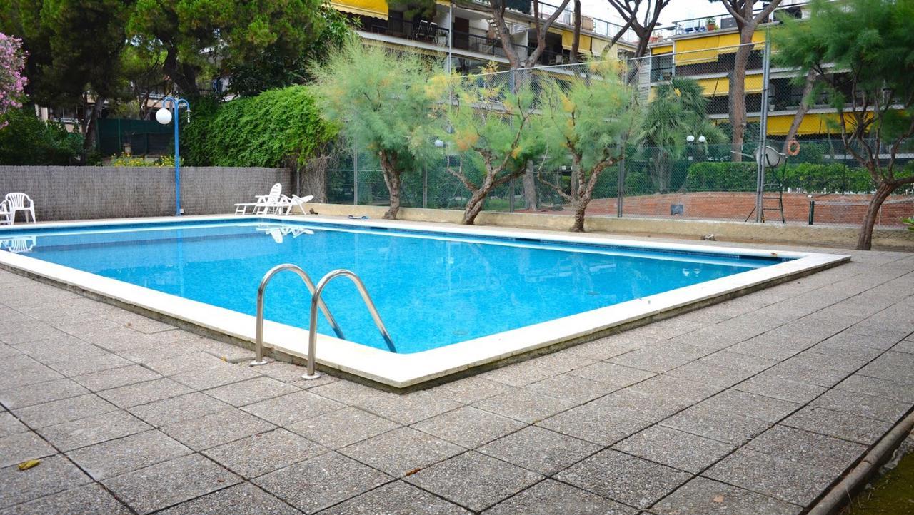 Beach House Castelldefels Bagian luar foto