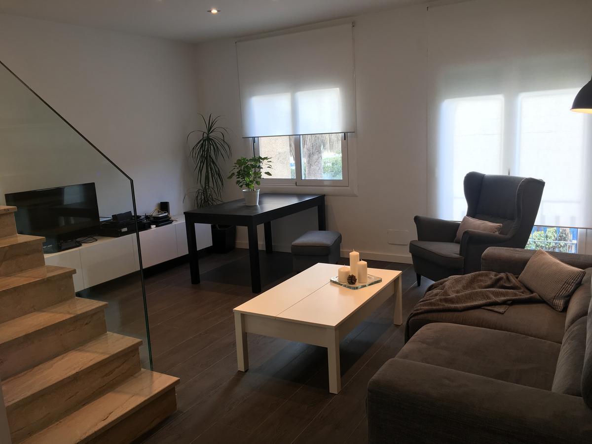 Beach House Castelldefels Bagian luar foto