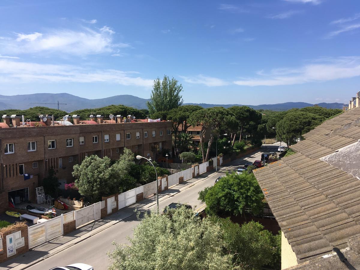 Beach House Castelldefels Bagian luar foto